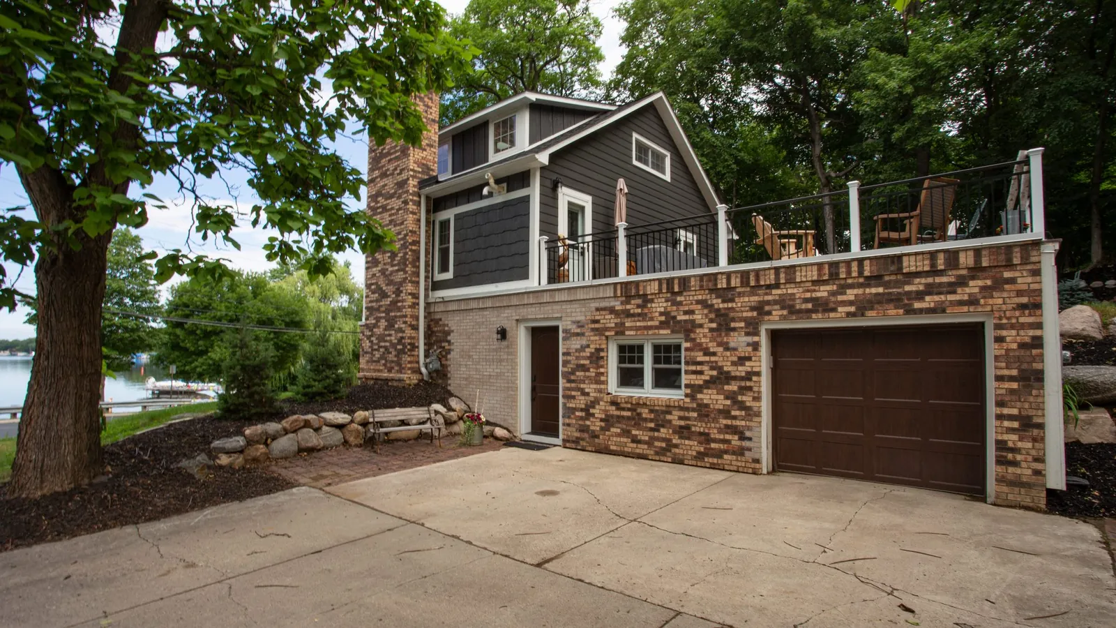Trex deck aluminum railing mound MN by BN Builders